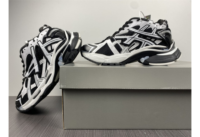 Ba*len*cia*ga runner trainer 677403 w3rb2 9010