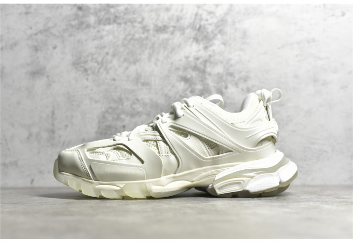 Ba*len*cia*ga track trainer