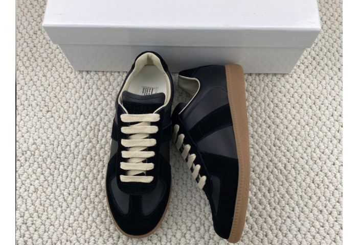 ma*s*n Ma*i*la calfskin sneakers