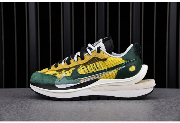 Nike Vaporwaffle sacai Tour Yellow Stadium Green CV1363-700