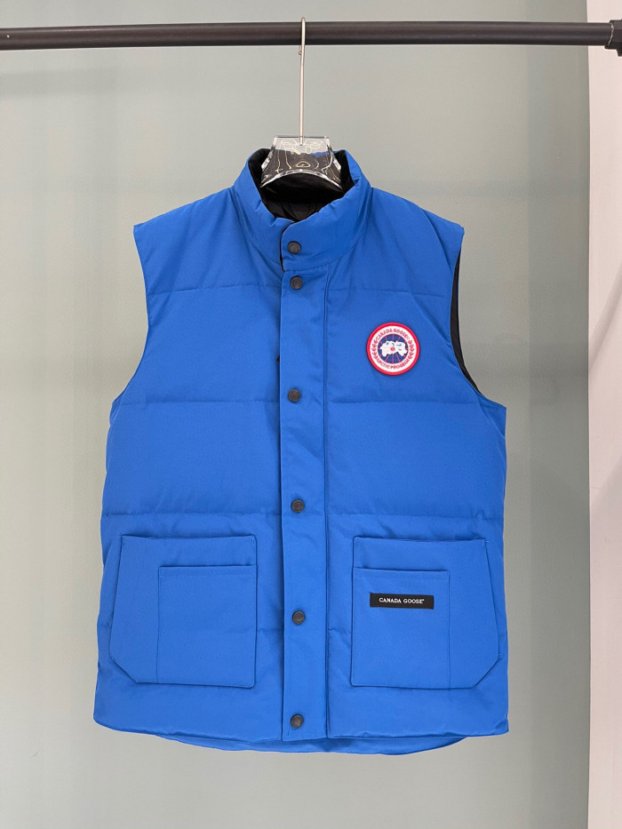 Can*a Go*e down waistcoat