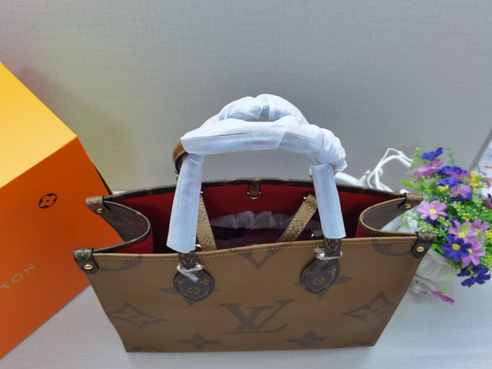 LV BAG ONTHEGO MM