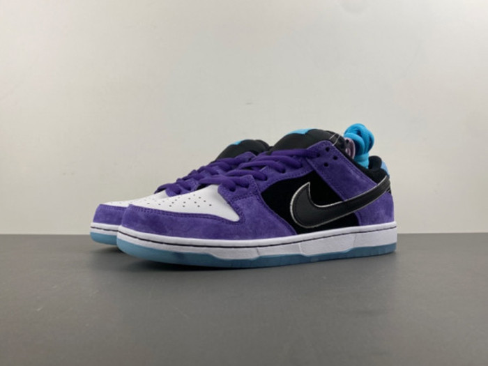 NIKE SB DUNK LOW HAYLEY WILSON HJ0513-500
