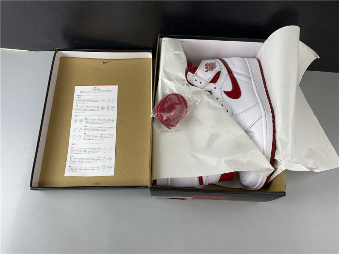 Jordan 1 Retro Metallic Red (2017) 555088-103