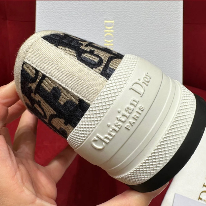 Walk n DR Platform WMNS Deep Blue Oblique Embroidered Cotton