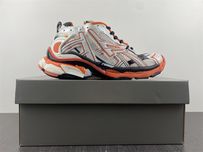 Ba*len*cia*ga 7.0 677403-w3rb7-9051