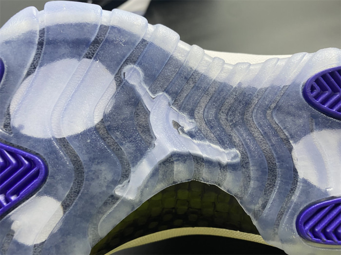 Jordan 11 Retro Low Concord 528895-153