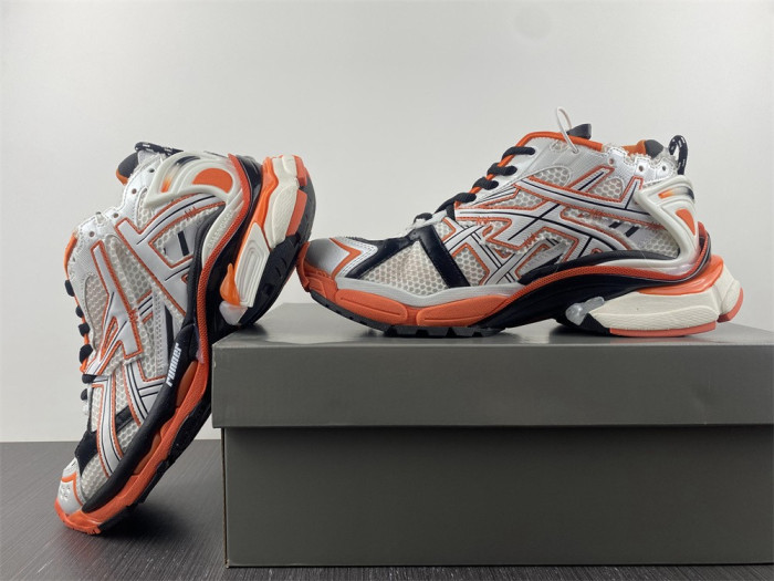 Ba*len*cia*ga 7.0 677403-w3rb7-9051