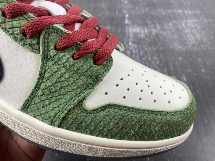 Air Jordan 1 Low OG “Year of the Dragon” FN3727-100