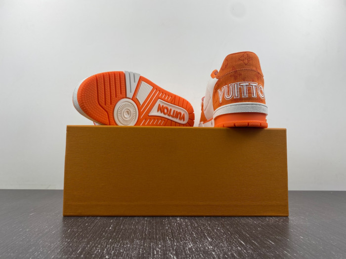 LV ARCH LIGHT SNEAKER