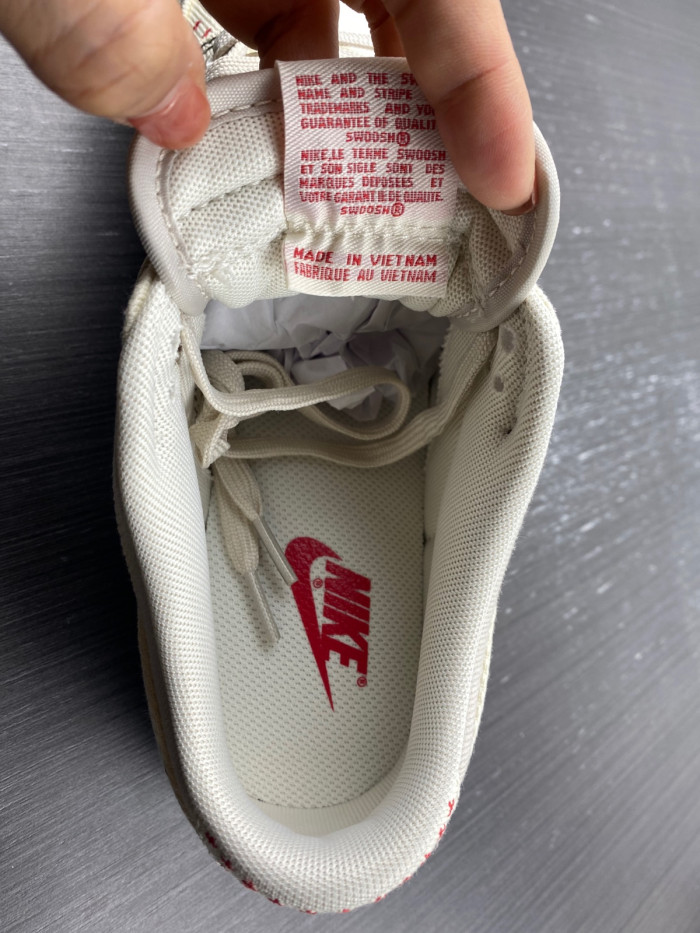 Nike Dunk Low “Light Orewood Brown” DV0834-100