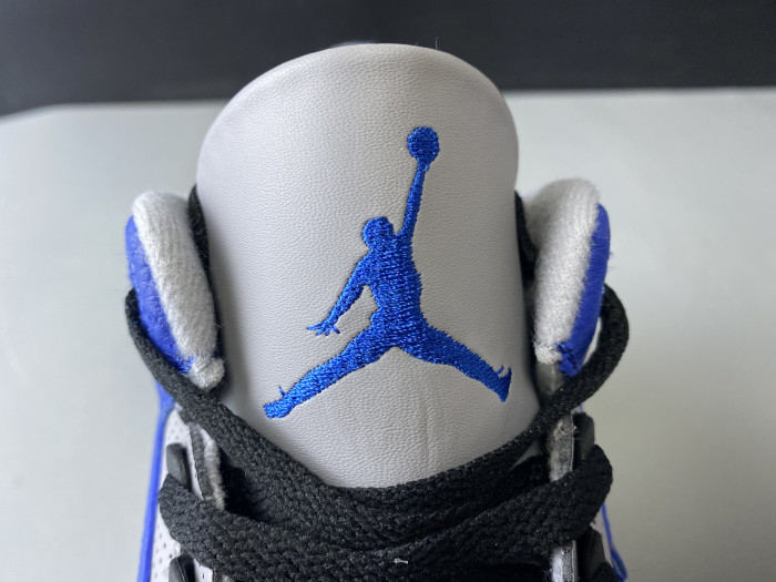 Jordan 3 Retro Varsity Royal Cement CT8532-400