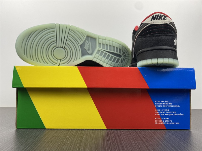 Nike SB Dunk Low LPL League of Legends  DO2327-011