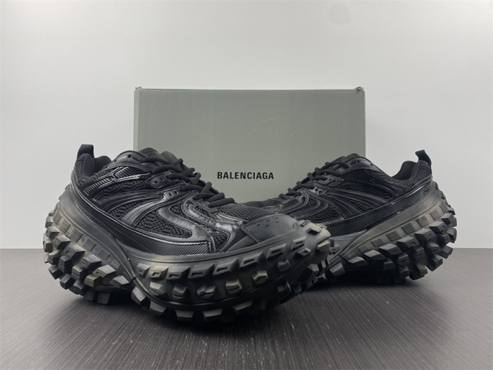 Ba*len*cia*ga defender black 20220901