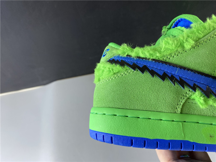 GRATEFUL DEAD X NIKE SB DUNK LOW “GREEN BEAR” CJ5378-300