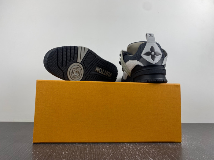 L*V ARCH LIGHT SNAEKER