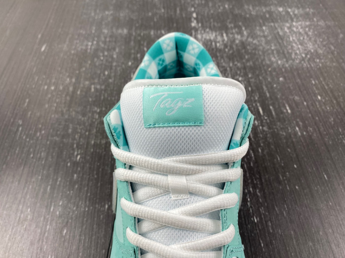 Nike SB Dunk Low  BV1310-402