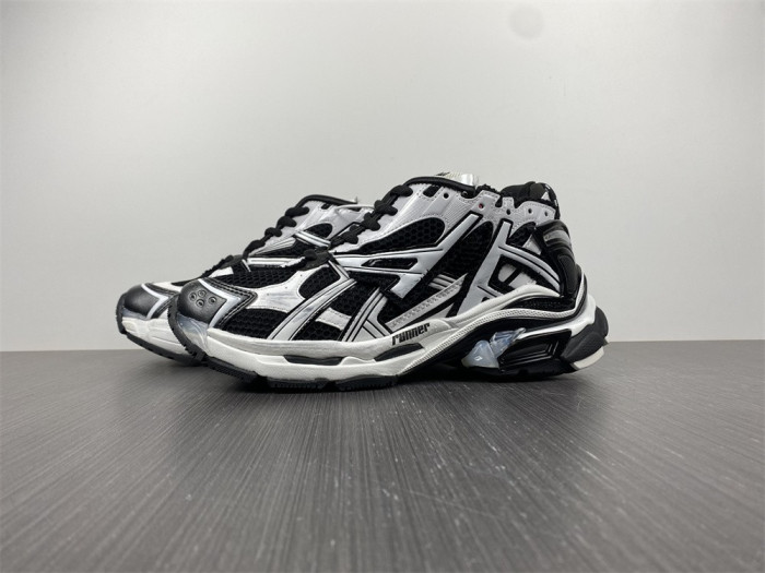 Ba*len*cia*ga runner trainer 677403 w3rb2 9010