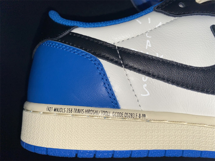 Jordan 1 Low fragment design x Travis Scott DM7866-140