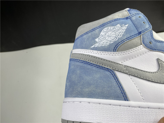 Jordan 1 Retro High OG Hyper Royal 555088-402