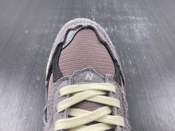 NEW BALANCE 2002R M2002RDY