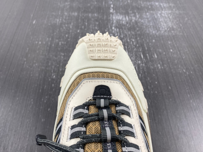 Moncler Trailgrip Beige White