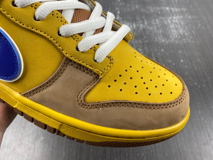 NIKE Dunk Low ” Newcastle Brown Ale ” 313170 741