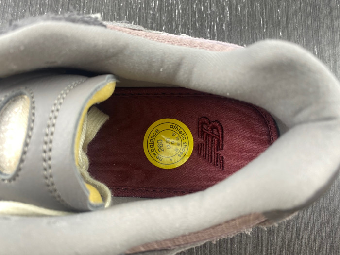 NEW BALANCE 2002R M2002RDY