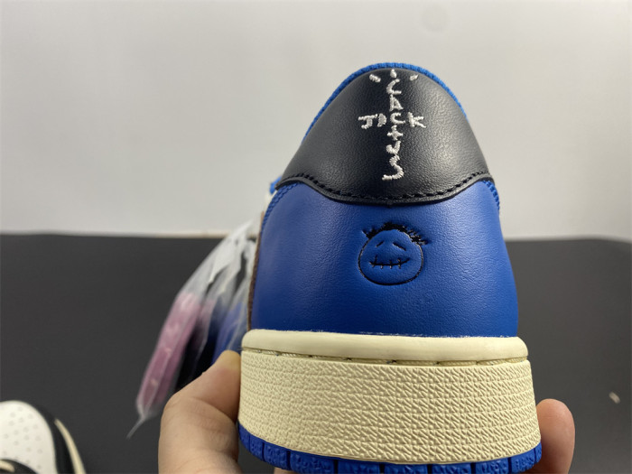 Jordan 1 Low fragment design x Travis Scott DM7866-140