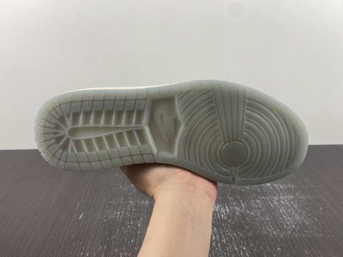 Air Jordan 1 Low OG “Year of the Dragon” FN3727-100