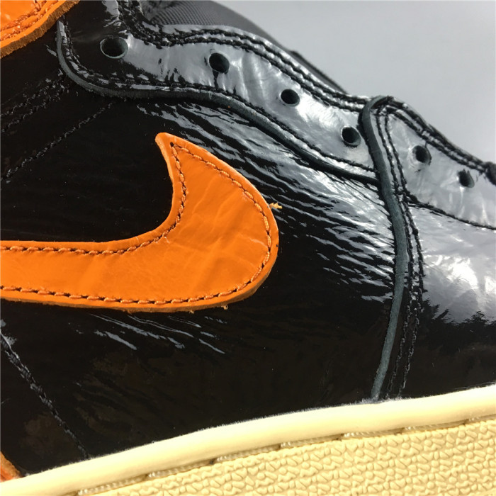 AIR JORDAN 1 SHATTERED BACKBOARD 3.0 555088-028
