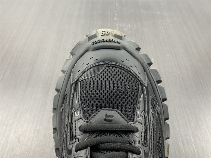 Ba*len*cia*ga defender black 20220901