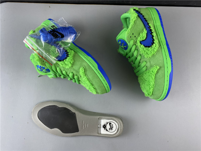 GRATEFUL DEAD X NIKE SB DUNK LOW “GREEN BEAR” CJ5378-300