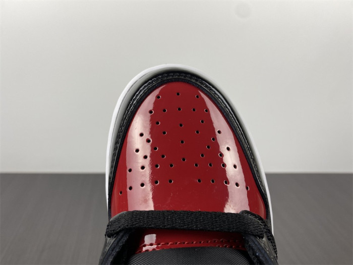 Air Jordan 1 High OG “Bred Patent” 555088-063