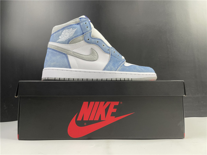 Jordan 1 Retro High OG Hyper Royal 555088-402