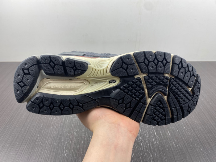 NEW BALANCE 2002R M1906DA