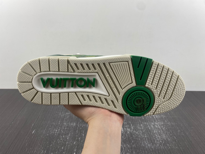 LV ARCH LIGHT SNEAKER