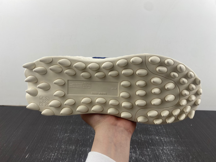 Off-White c/o Virgil Abloh