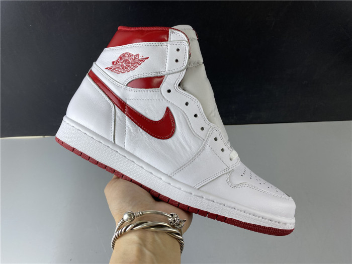 Jordan 1 Retro Metallic Red (2017) 555088-103