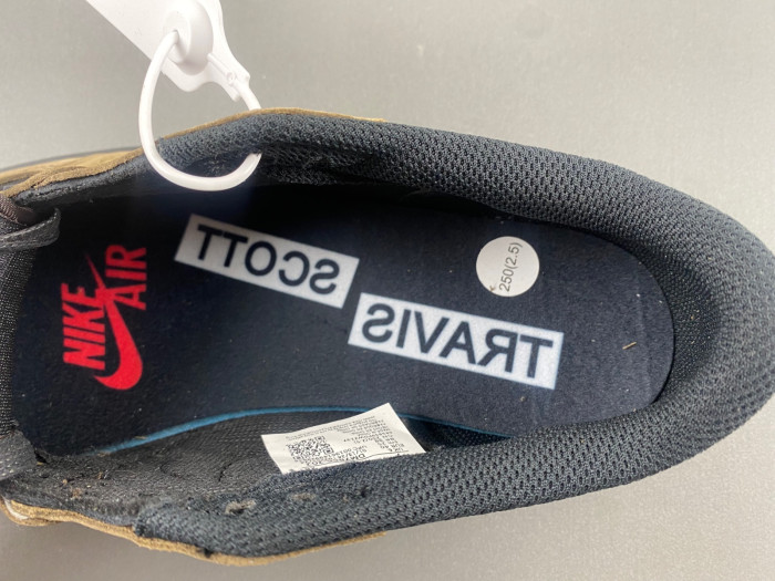 Travis Sco tt x Air Jordan 1 Low OG DM7866-202