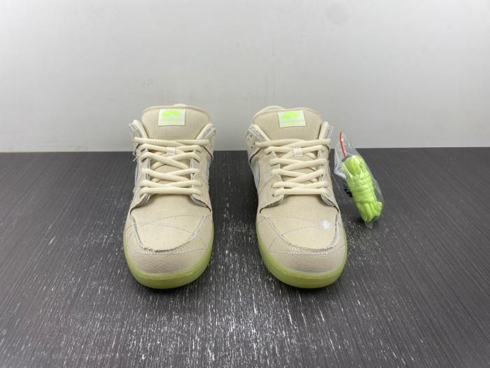 Nike Dunk SB Low Mummy DM0774-111