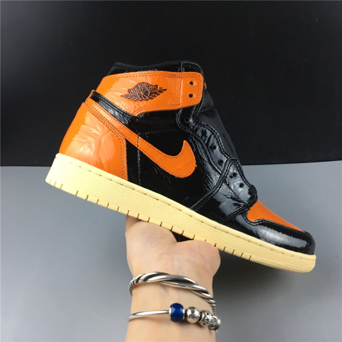 AIR JORDAN 1 SHATTERED BACKBOARD 3.0 555088-028