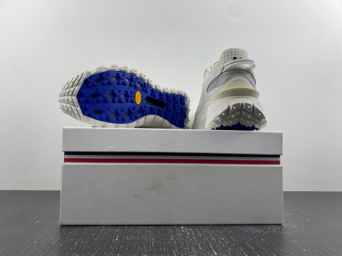 Moncler Trailgrip Gore-Tex Off-White