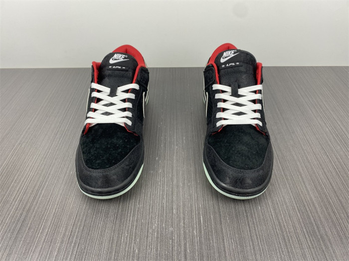 Nike SB Dunk Low LPL League of Legends  DO2327-011