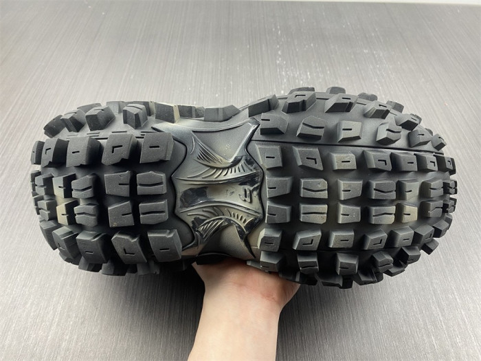 Ba*len*cia*ga defender black 20220901