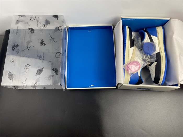 Jordan 1 Low fragment design x Travis Scott DM7866-140