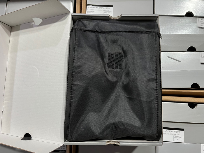 AIR JORDAN 4 RETRO FB9927