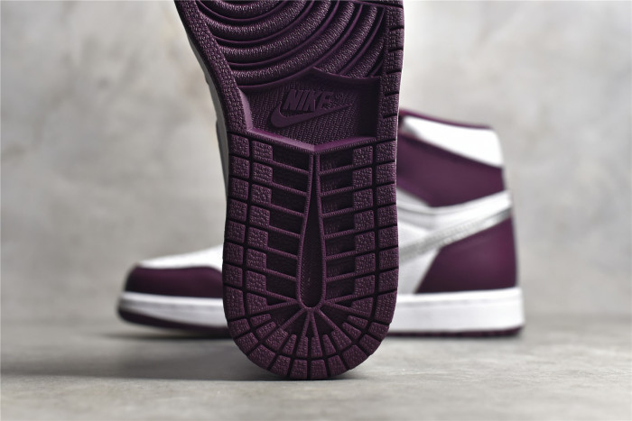 Air Jordan 1 High OG “Bordeaux” Bordeaux/White-Metallic Silver 555088-611