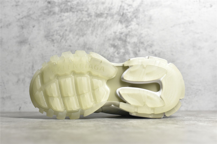 Ba*len*cia*ga track trainer