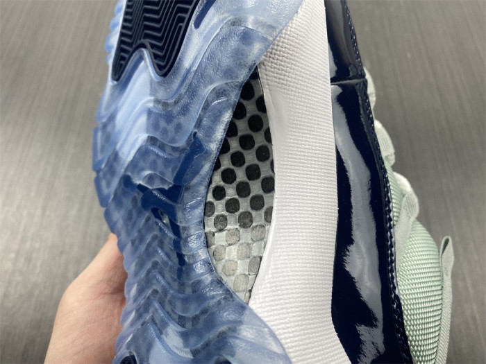 Air Jordan 11 Low AJ11 528895-007